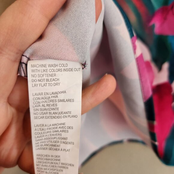 Fabletics Colorful Floral Print Athletic Tank Top Size Medium - Picture 8 of 9